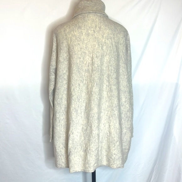 Garnet Hill Cashmere  Wool Oversized Kangaroo Pocket Turtleneck Sweater - Picture 8 of 10